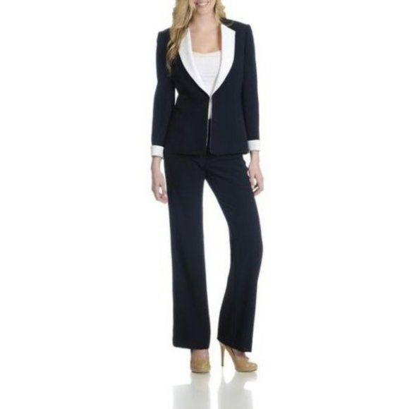 Tahari Women's Pantsuit Navy/White, size 2